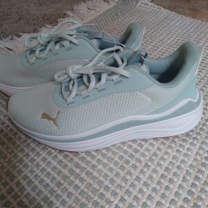 Puma Women's Light Blue Sneakers